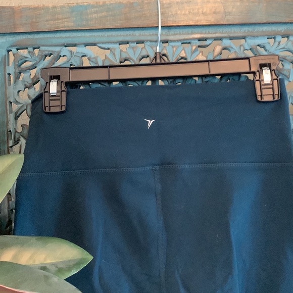 Old navy workout tights - Picture 3 of 5